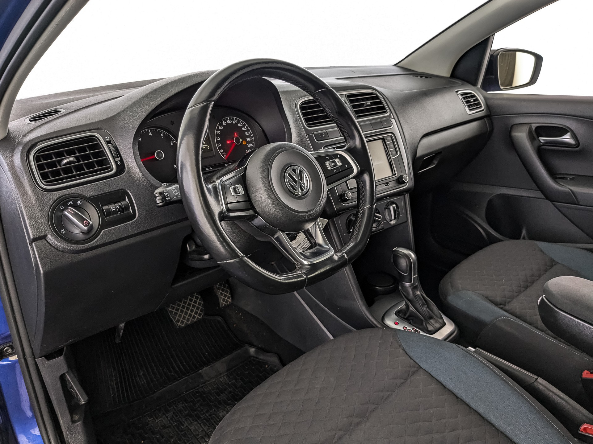 Volkswagen Polo Синий, 2019, 146 202 км