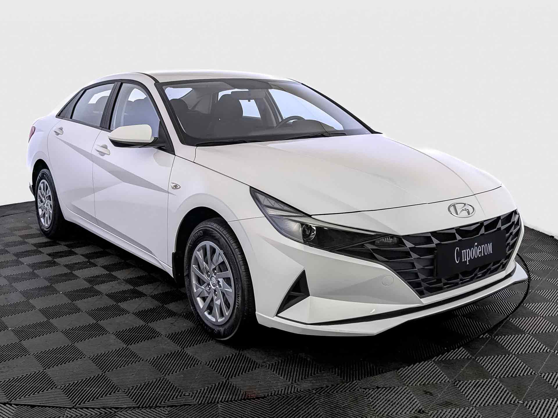 Hyundai Elantra Белый, 2022, 39 268 км