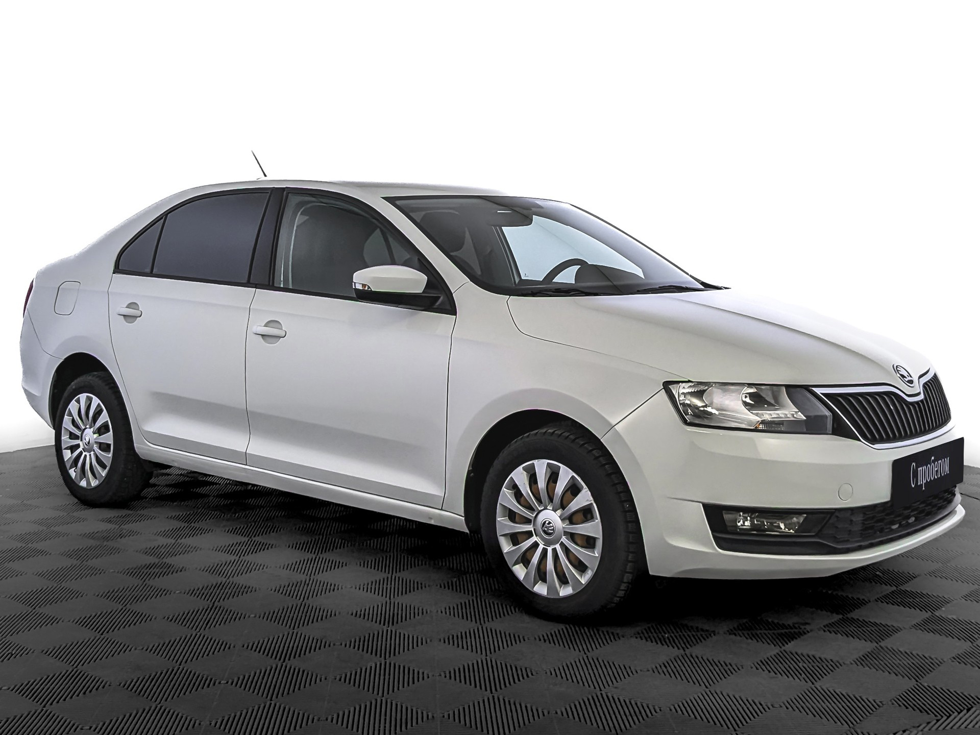 Skoda Rapid Белый, 2019, 59 540 км