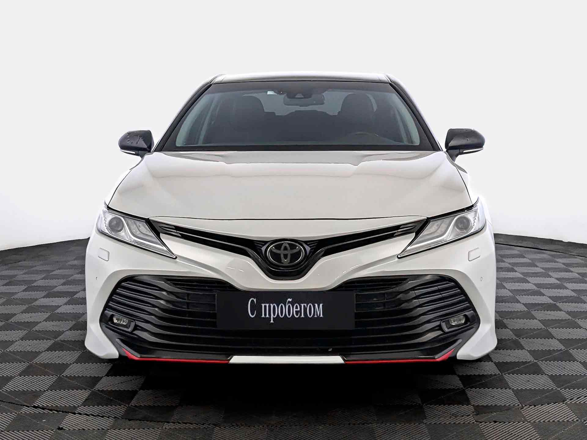 Toyota Camry Белый, 2020, 107 070 км