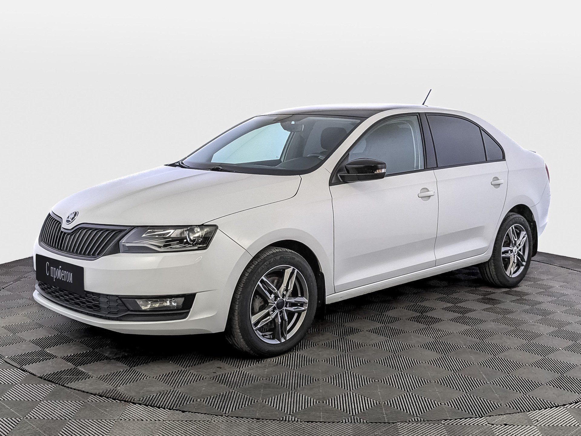 Skoda Rapid Белый, 2019, 82 706 км