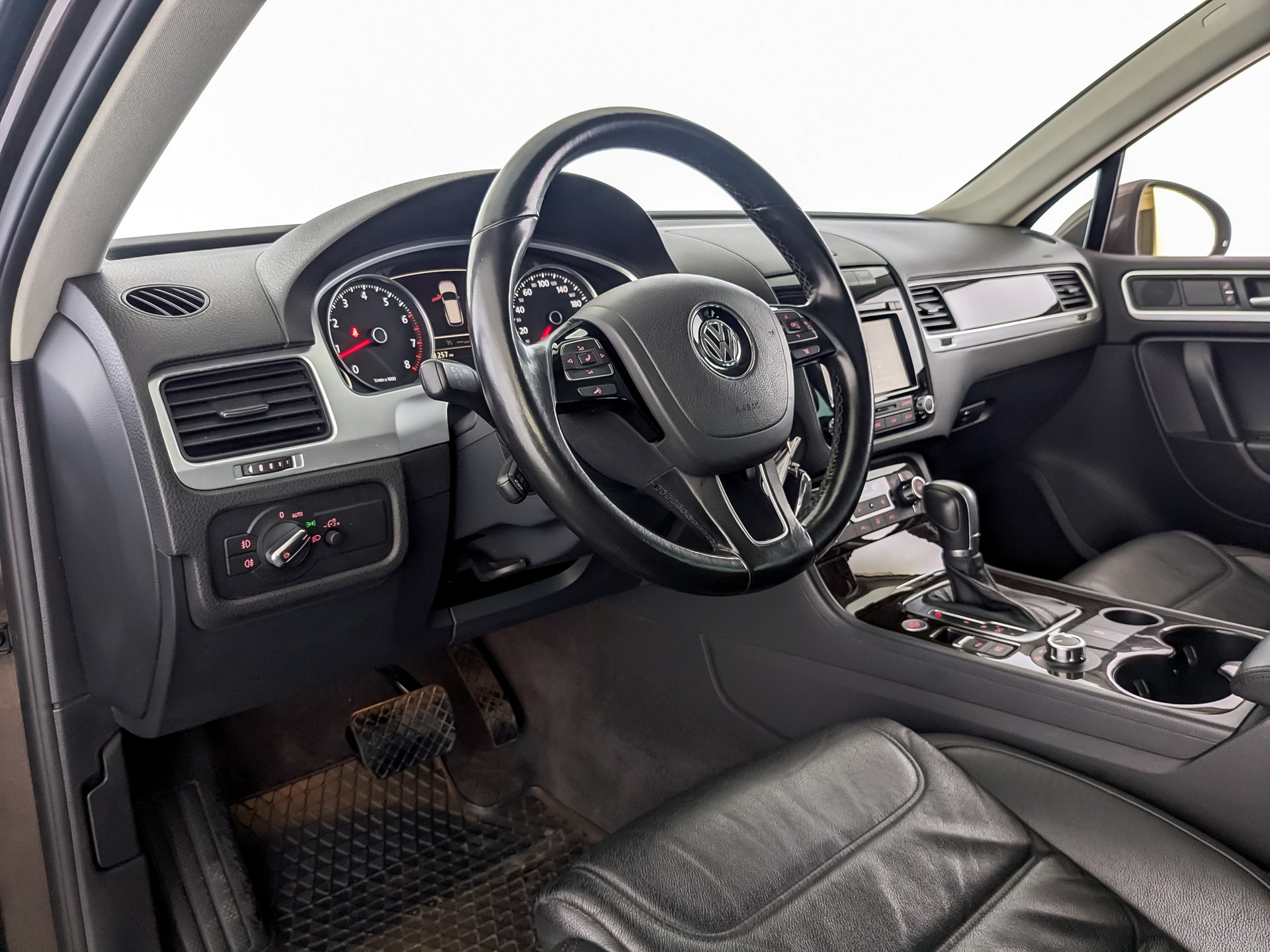 Volkswagen Touareg Коричневый, 2014, 128 256 км