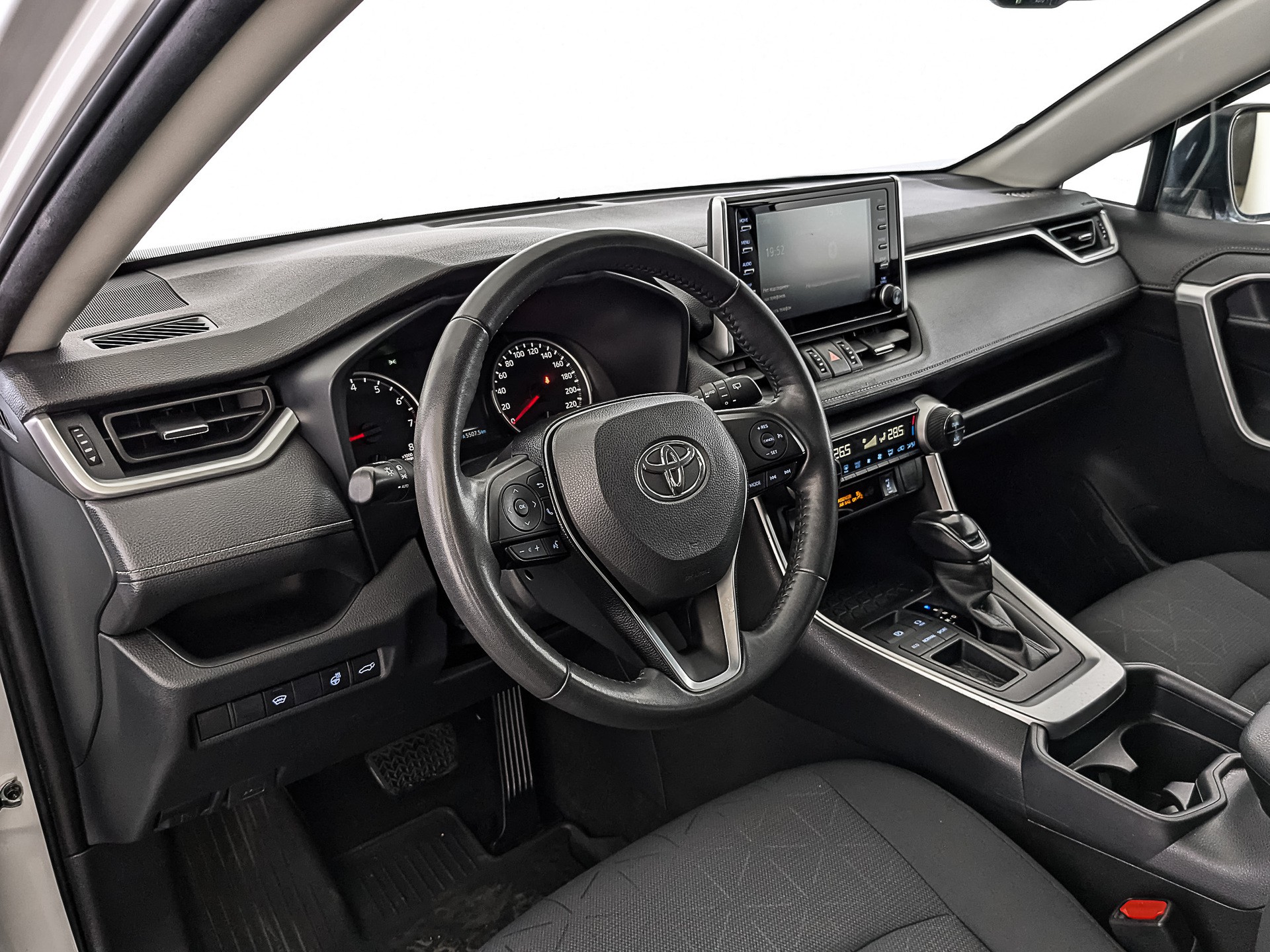 Toyota RAV4 Белый, 2021, 35 921 км