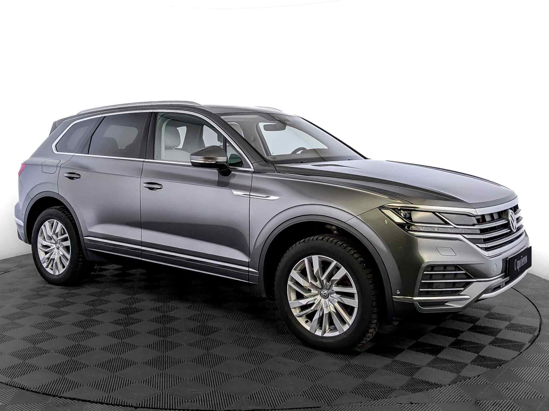 Volkswagen Touareg Серый, 2019, 114 073 км