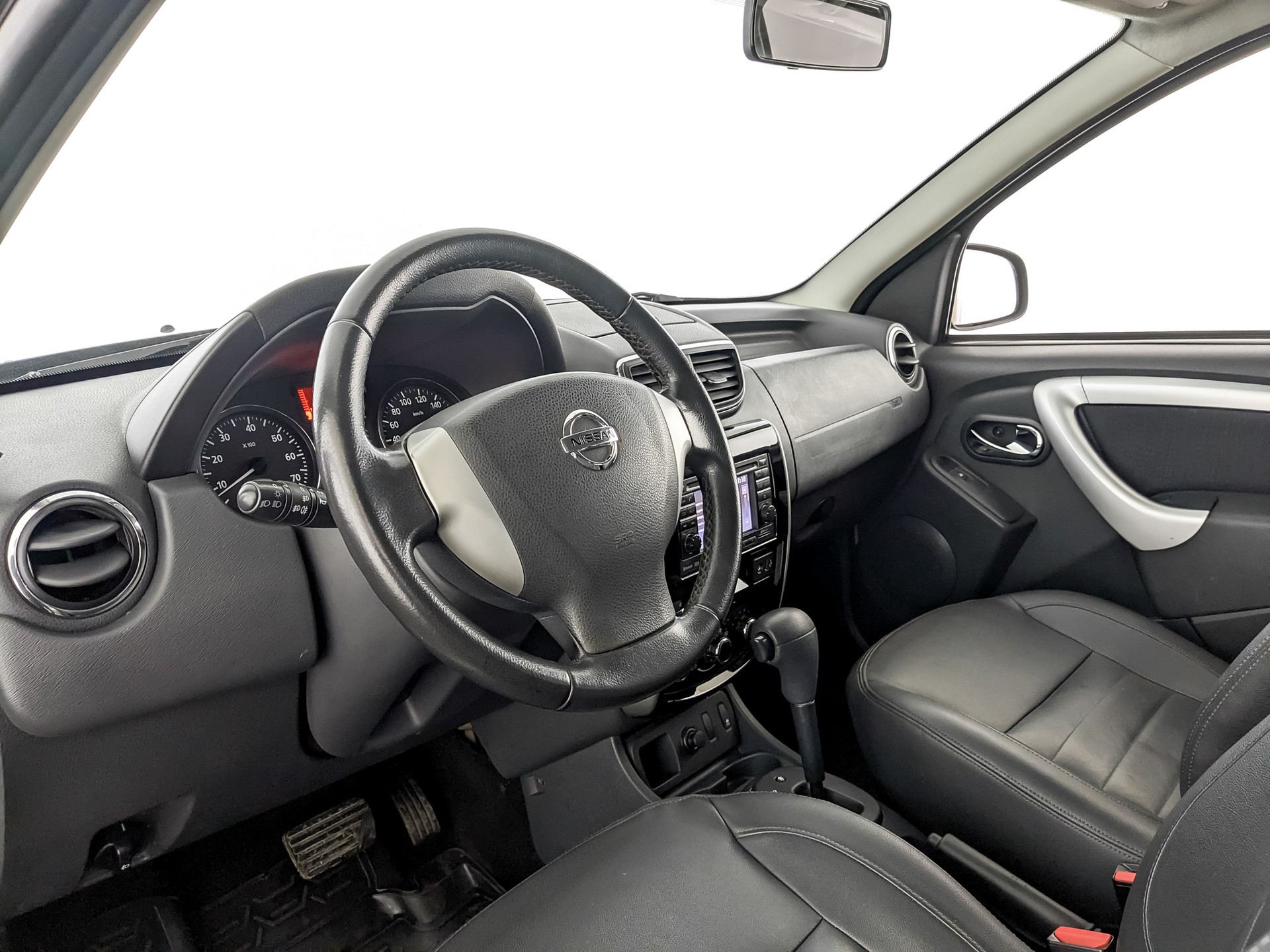 Nissan Terrano Серый, 2015, 88 430 км