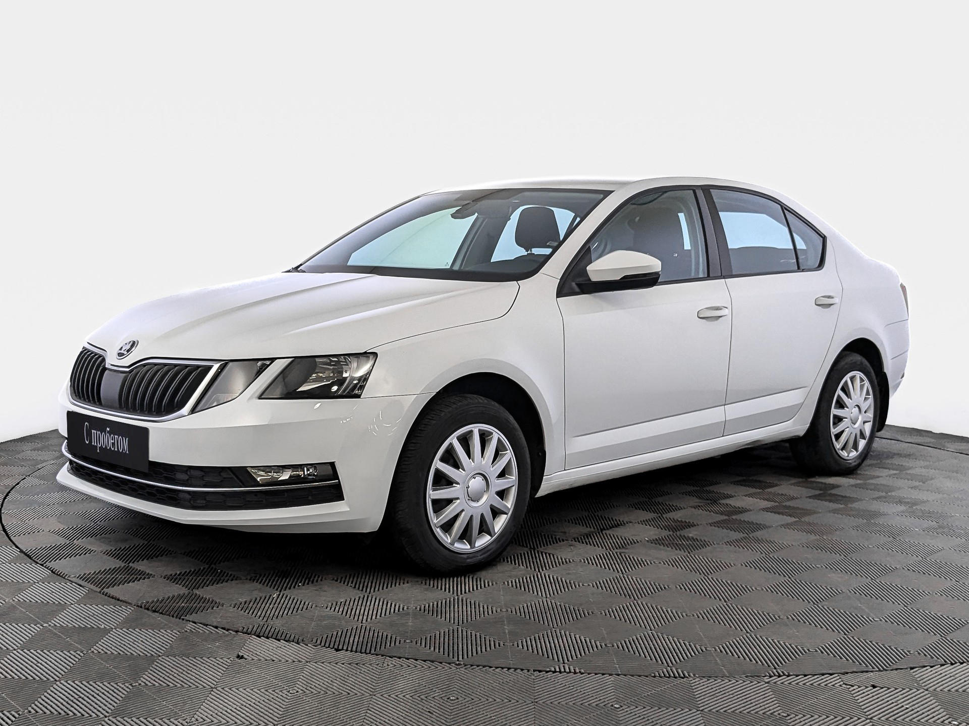 Skoda Octavia Белый, 2017, 145 954 км