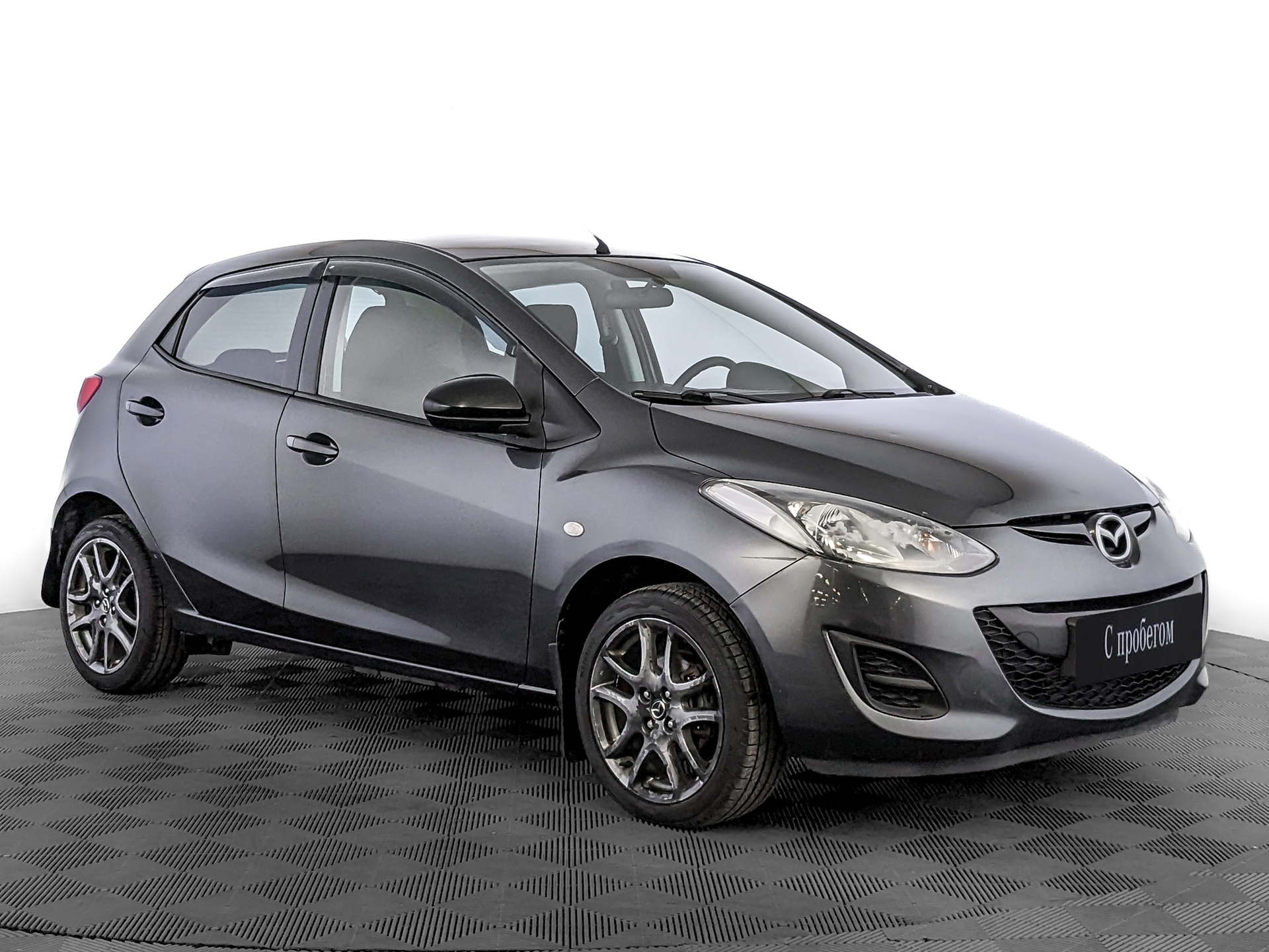 Mazda 2 Белый, 2013, 80 603 км