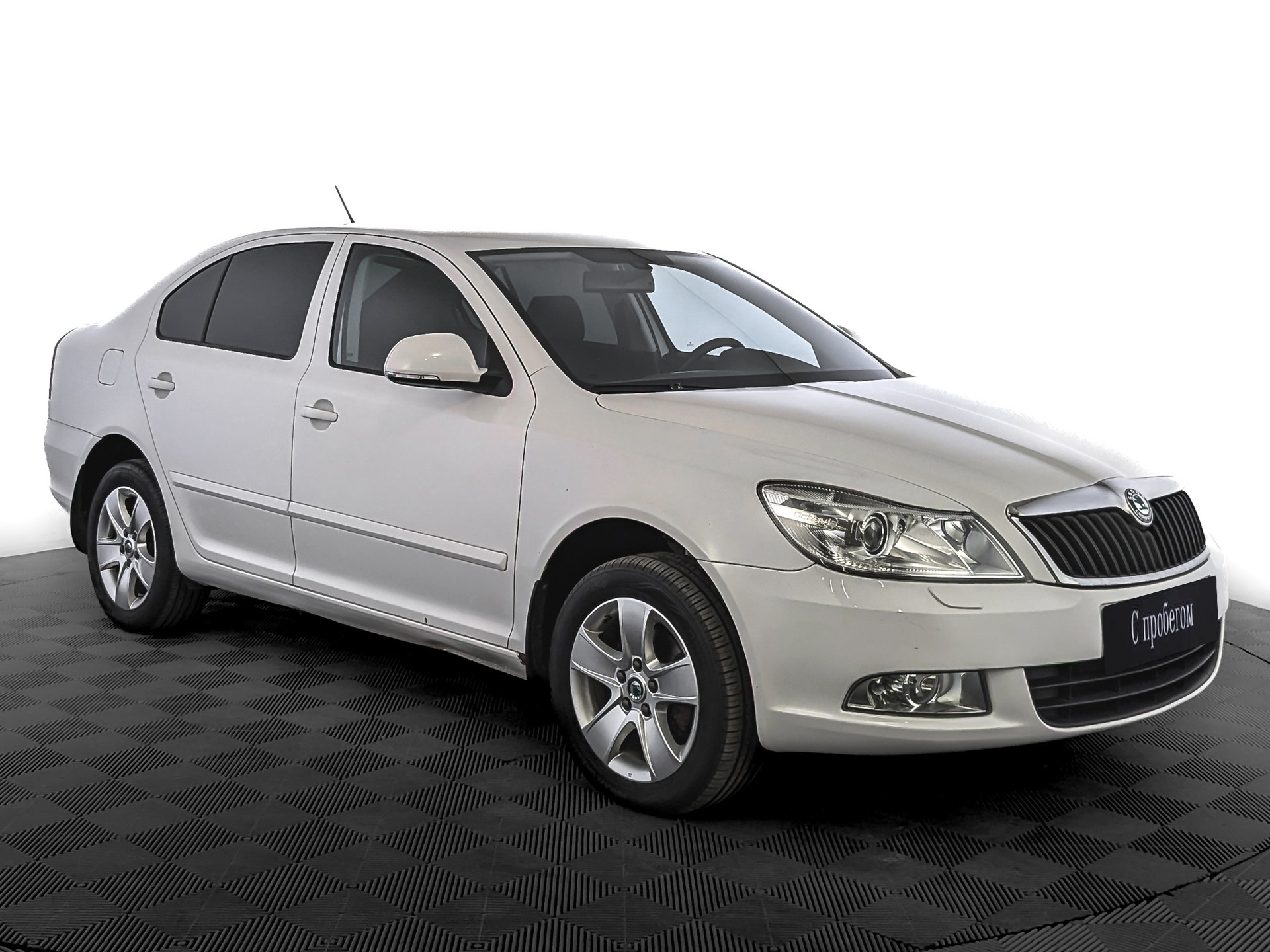 Skoda Octavia Белый, 2012, 130 841 км