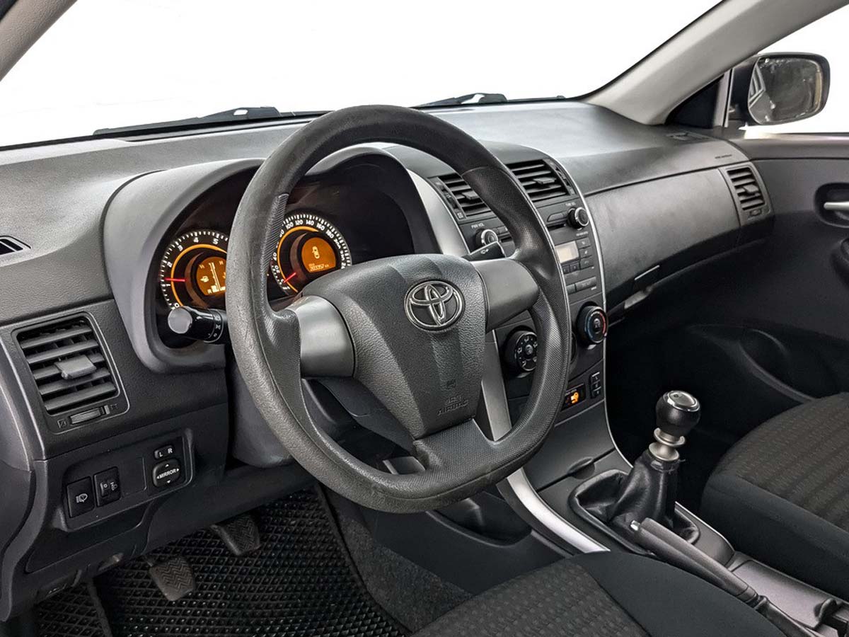 Toyota Corolla Серый, 2010, 203 145 км