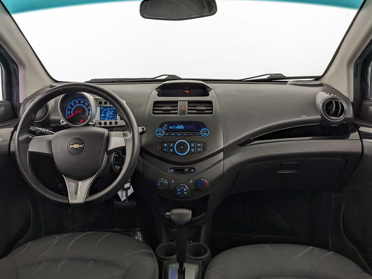 Chevrolet Spark Серебряный, 2013, 107 830 км