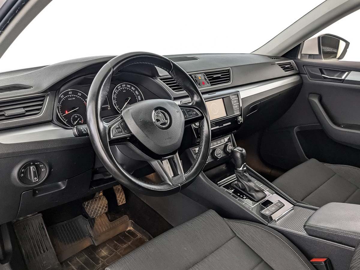 Skoda Superb Белый, 2017, 176 655 км