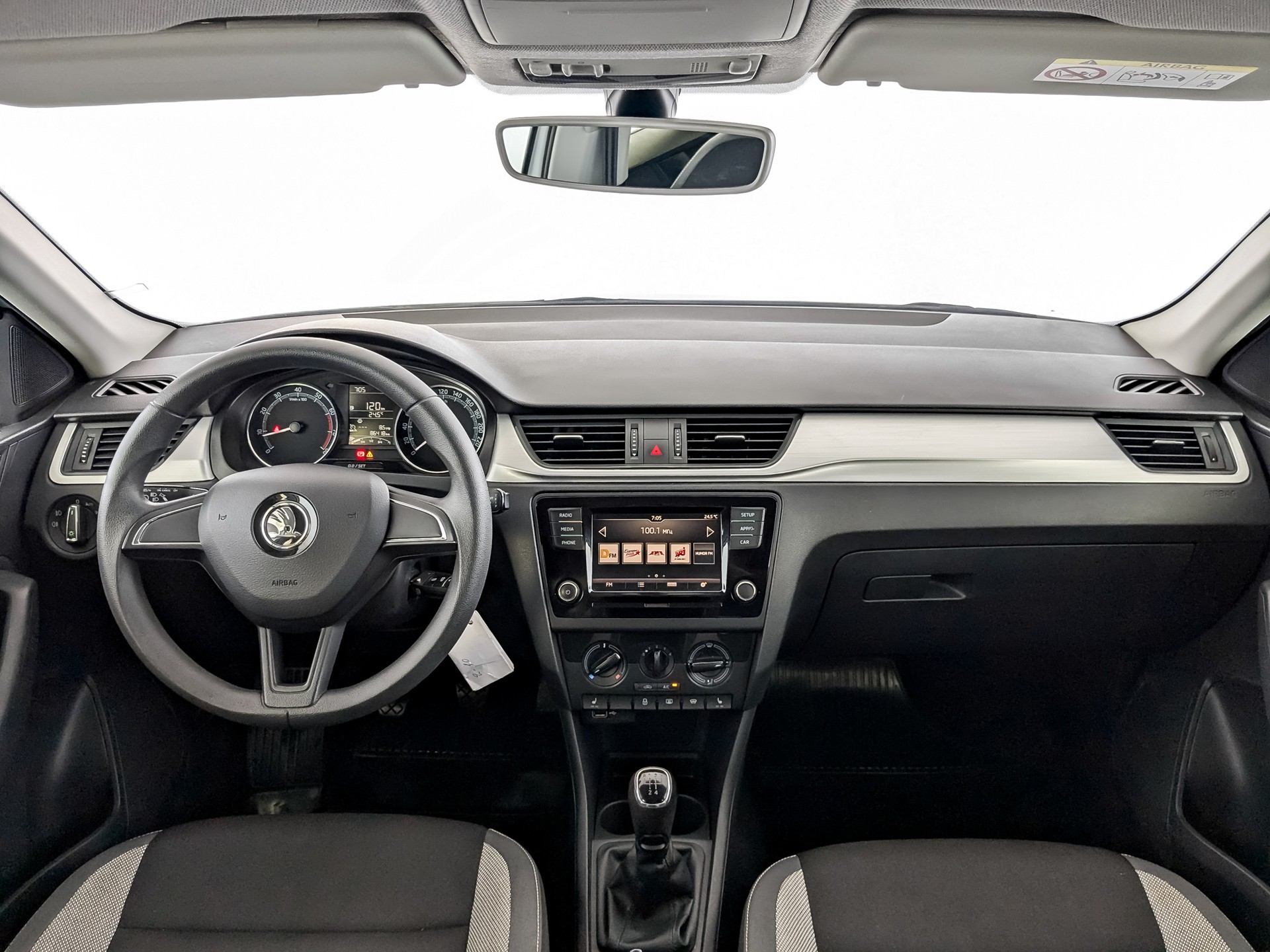 Skoda Rapid Белый, 2019, 86 418 км