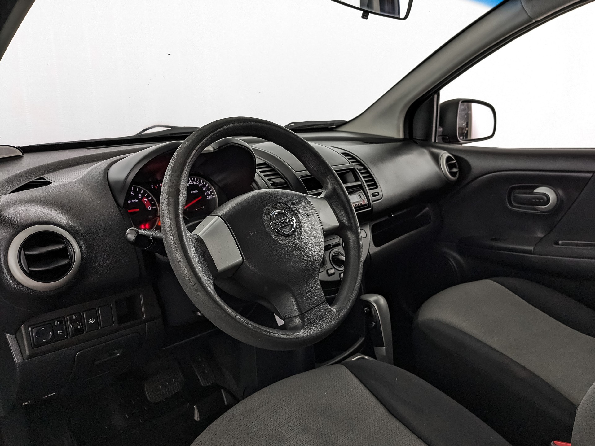 Nissan Note красный, 2012, 191 267 км