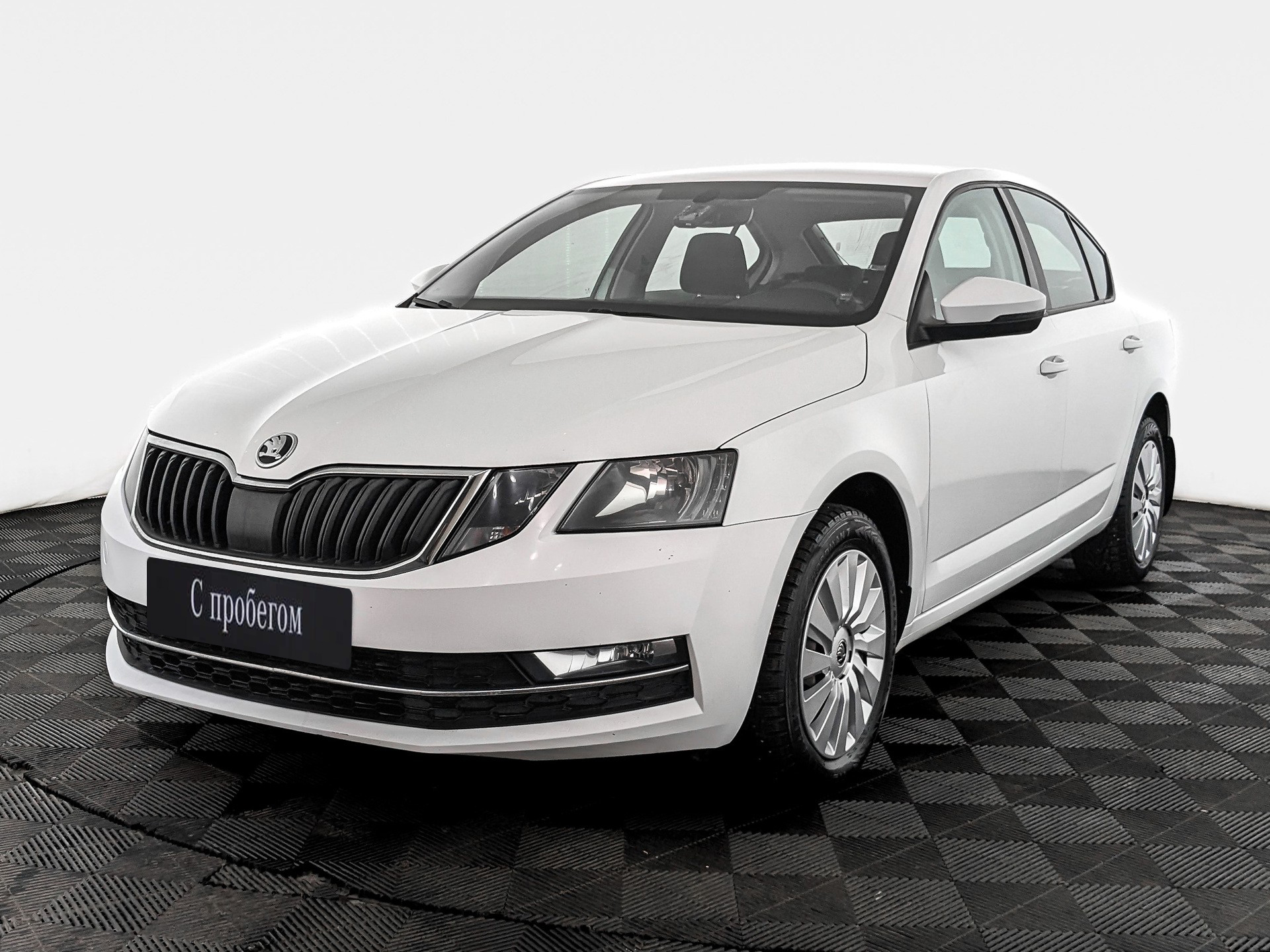 Skoda Octavia Белый, 2017, 199 343 км