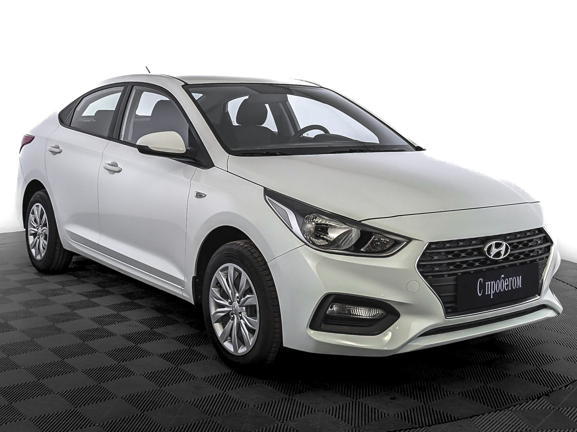 Hyundai Solaris Белый, 2019, 55 935 км