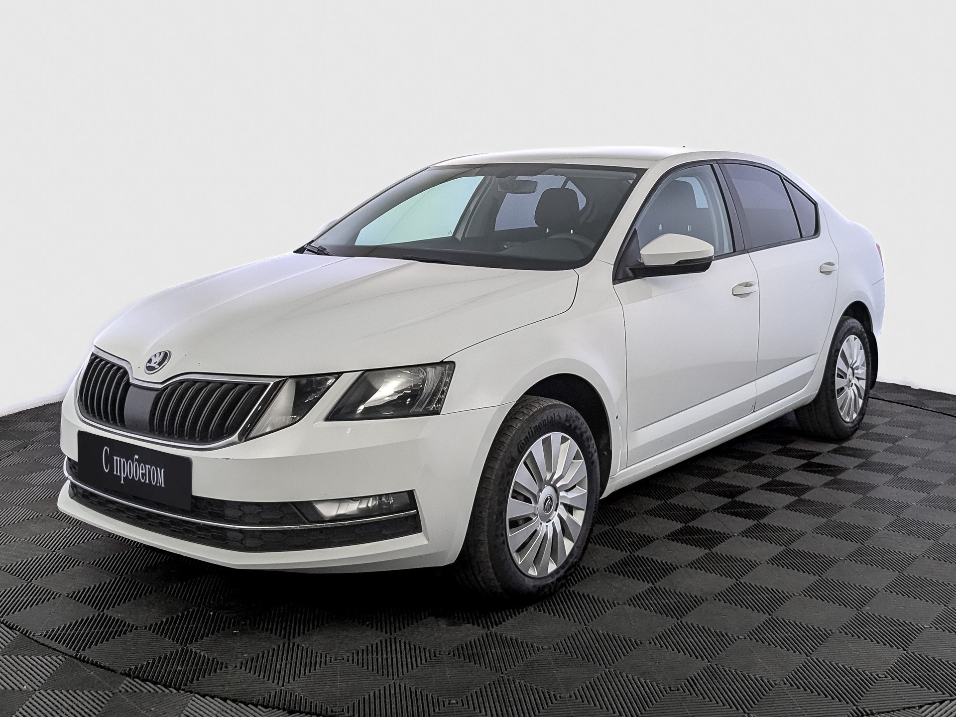 Skoda Octavia Белый, 2017, 132 168 км