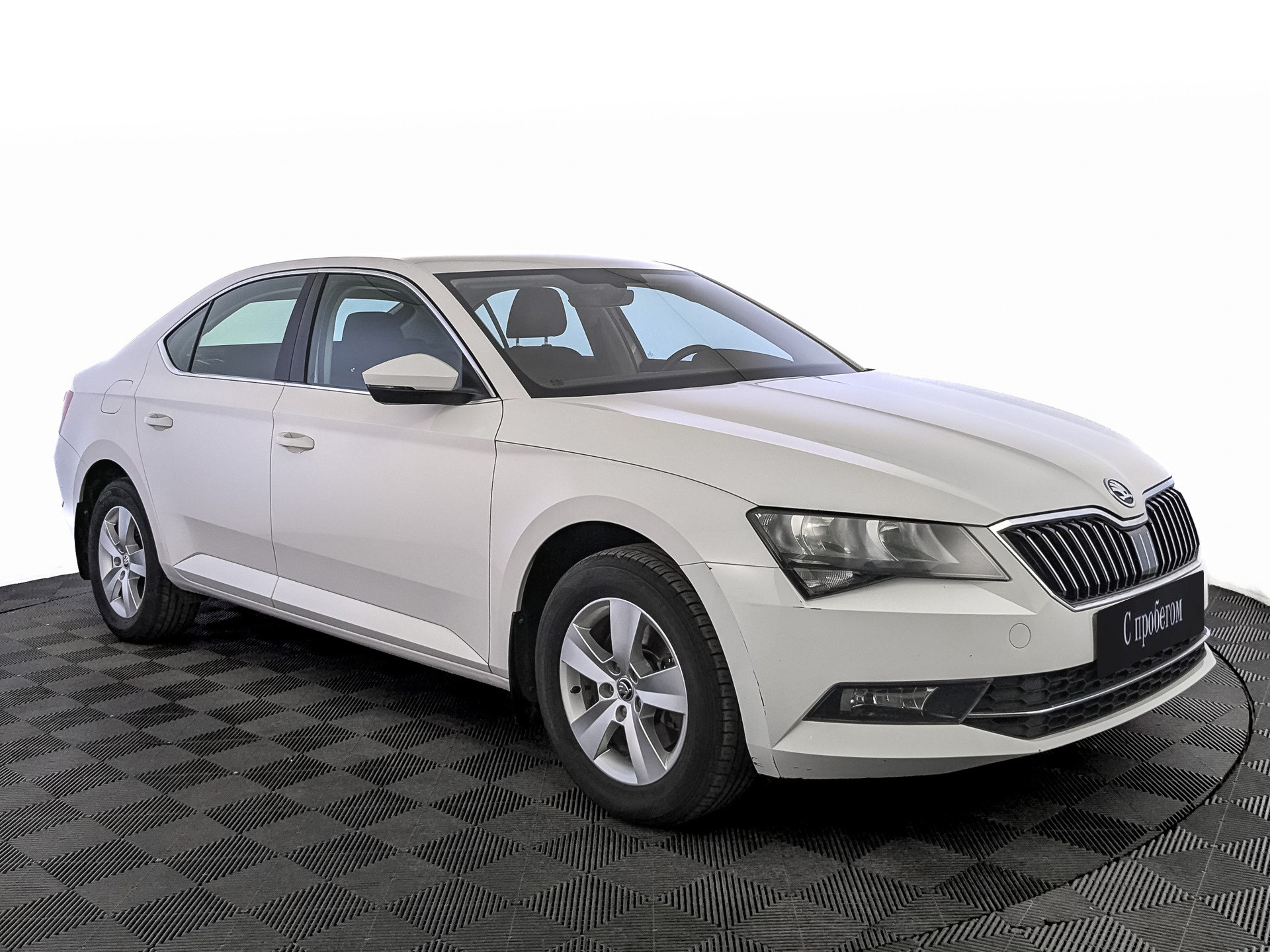 Skoda Superb белый, 2019, 59 160 км