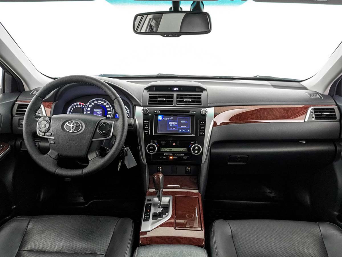 Toyota Camry Cеребристый, 2013, 87 699 км