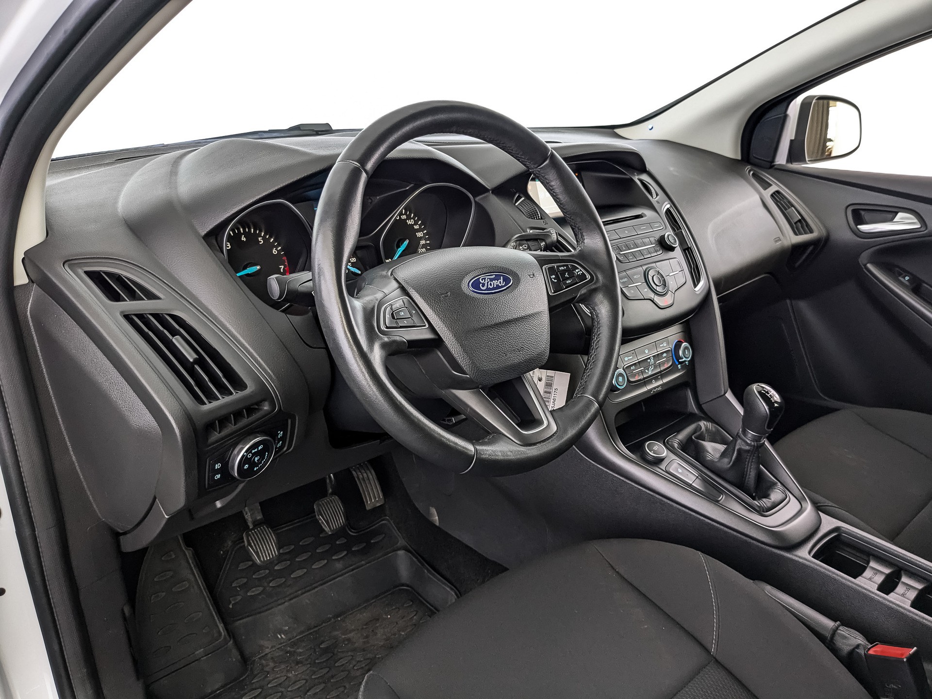 Ford Focus белый, 2018, 58 383 км