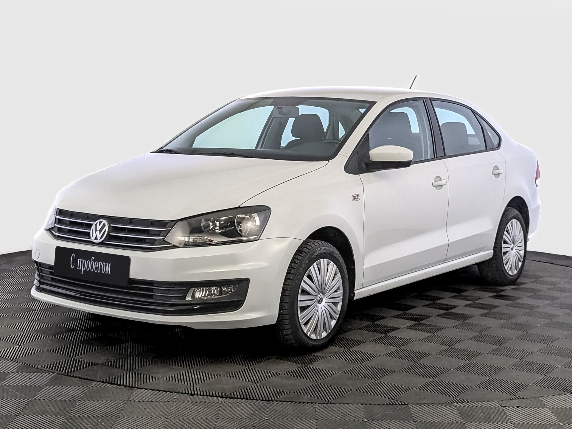 Volkswagen Polo Белый, 2017, 75 419 км