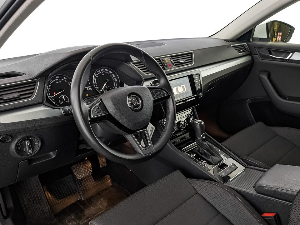 Skoda Superb Белый, 2019, 64 623 км