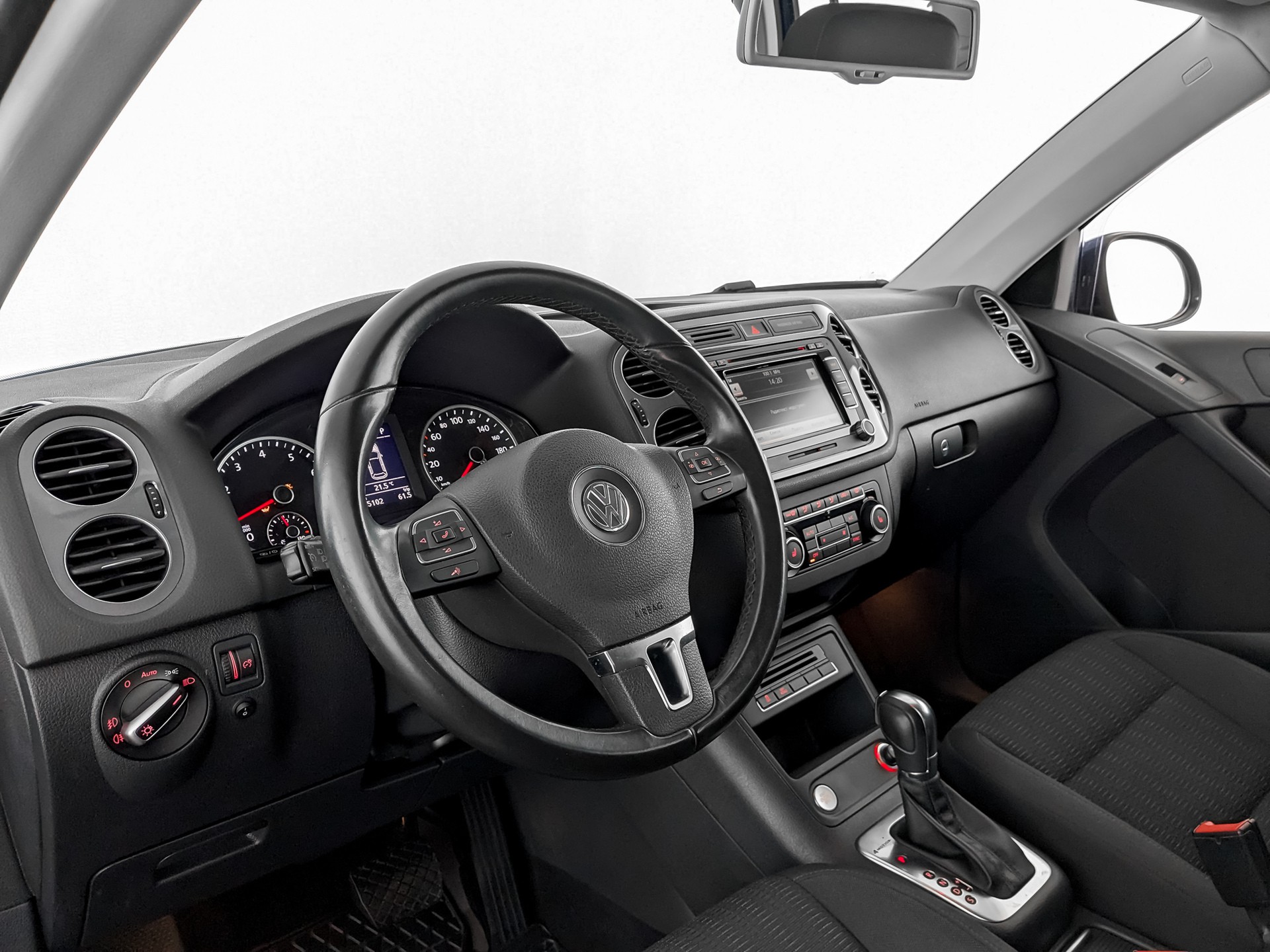 Volkswagen Tiguan Синий, 2012, 75 099 км