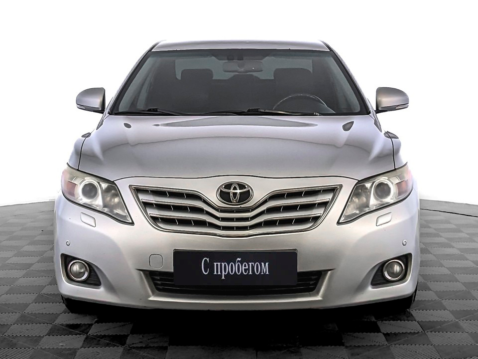 Toyota Camry Серебристый, 2010, 325 463 км