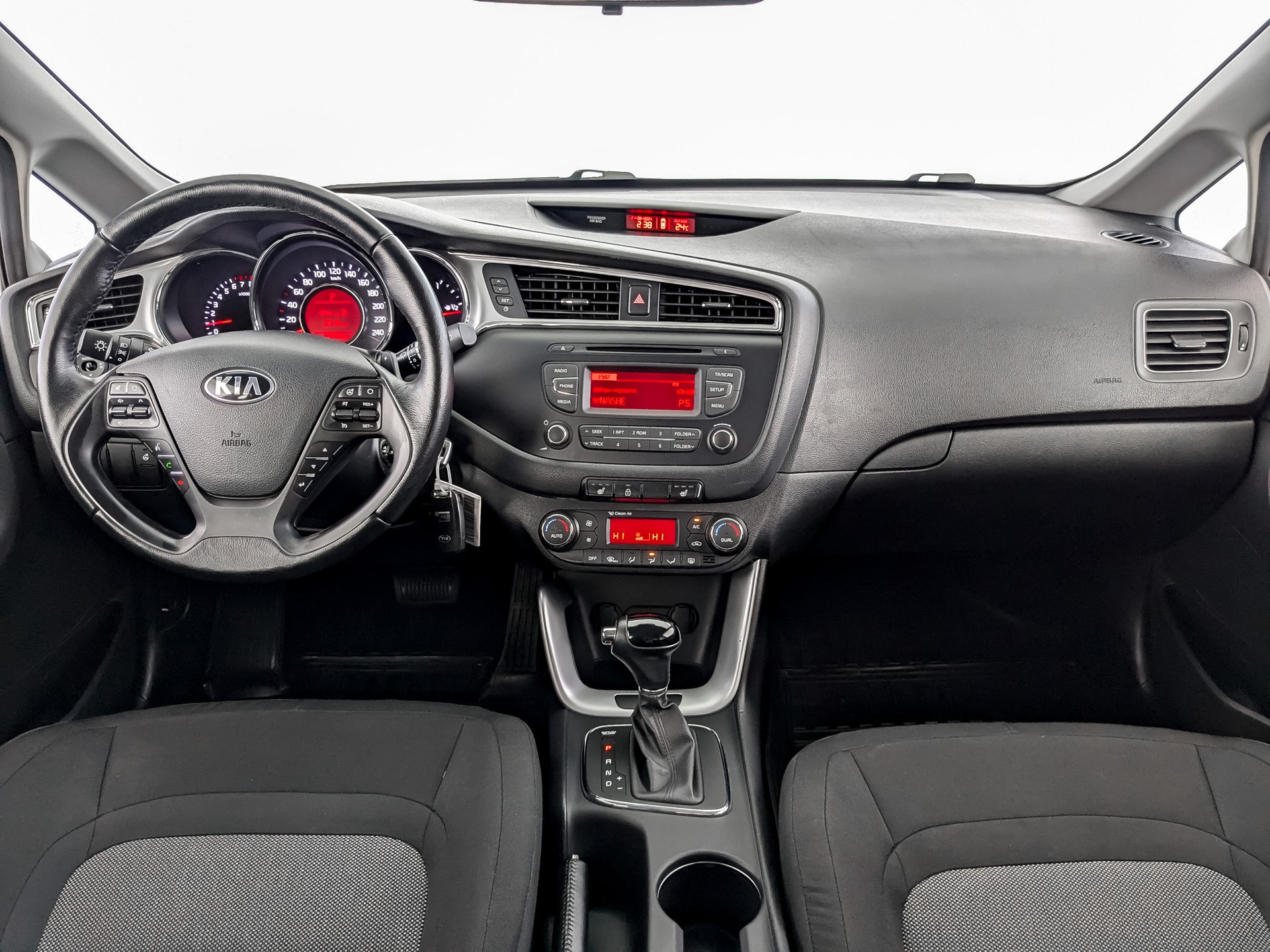 Kia Ceed Белый, 2016, 85 740 км