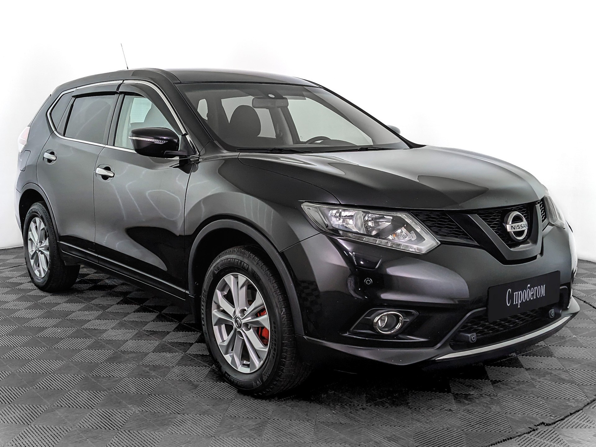 Nissan X-Trail черный, 2016, 145 419 км