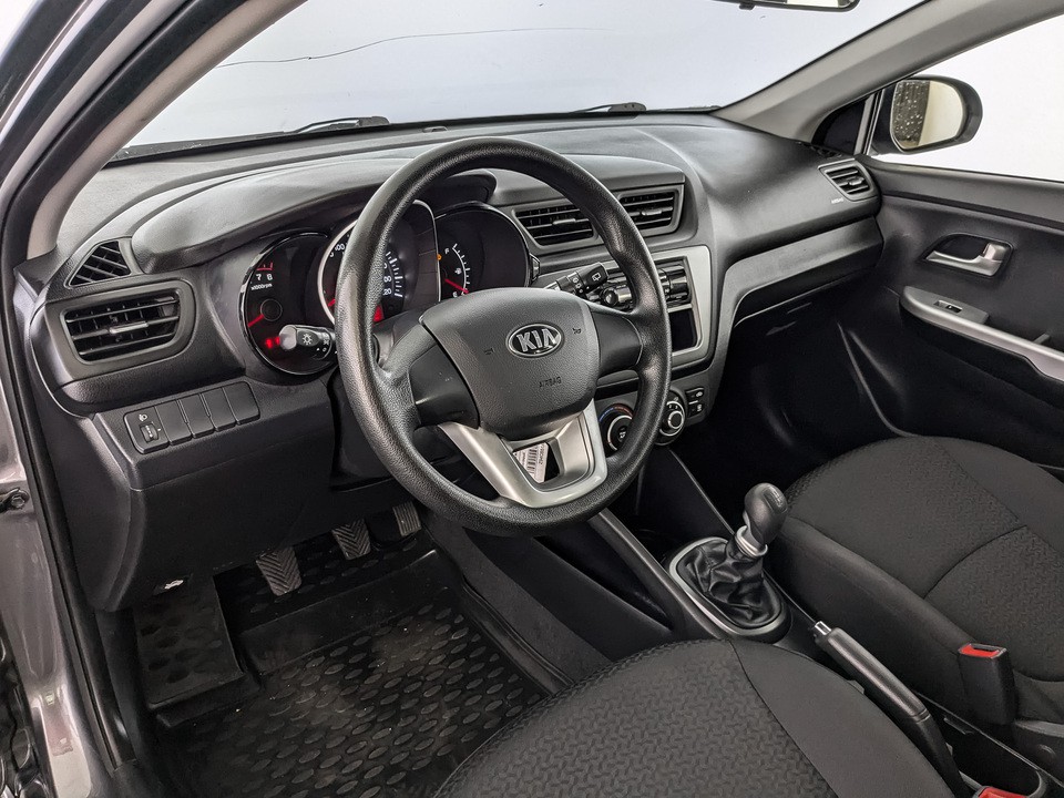 Kia Rio Серый, 2015, 130 628 км