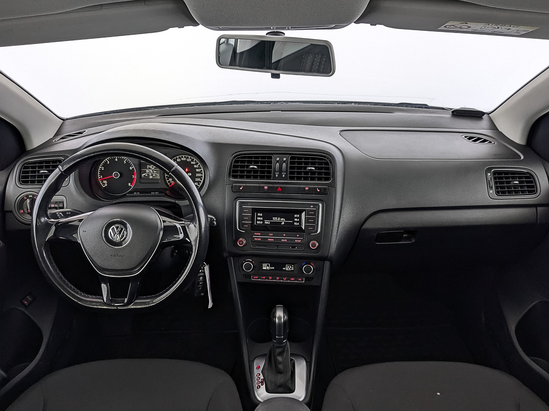 Volkswagen Polo Белый, 2016, 94 747 км