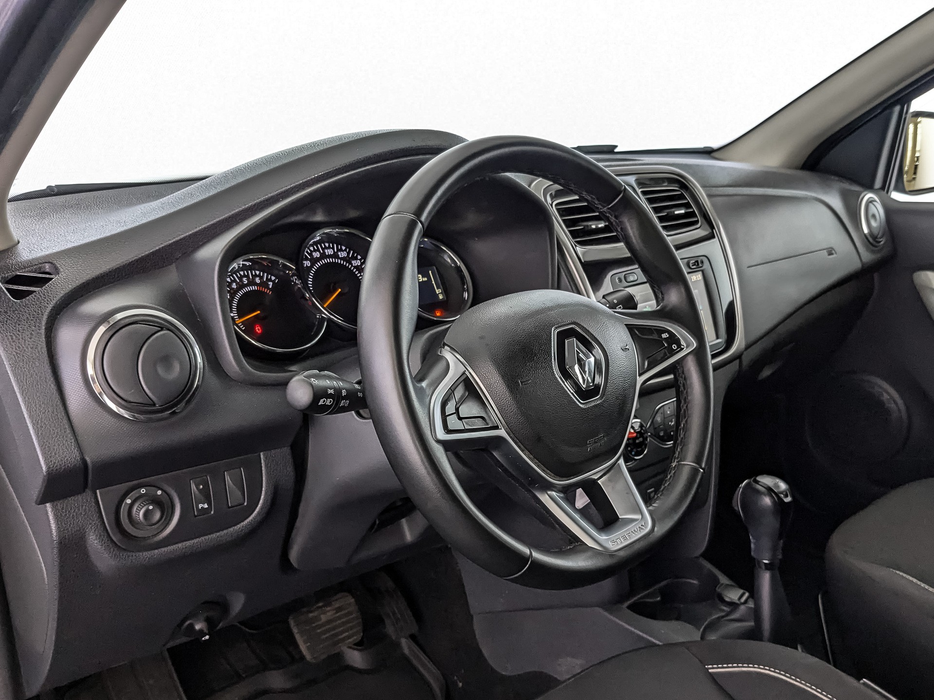 Renault Sandero Серебристый, 2019, 47 212 км