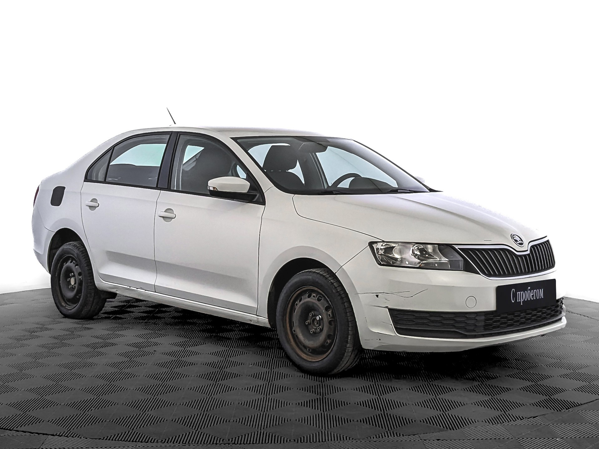 Skoda Rapid Белый, 2019, 87 380 км