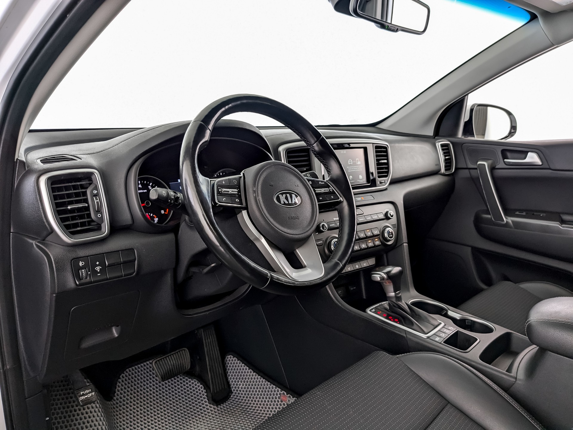 Kia Sportage Белый, 2019, 95 651 км