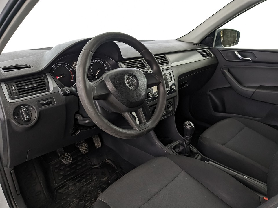 Skoda Rapid Белый, 2017, 244 022 км