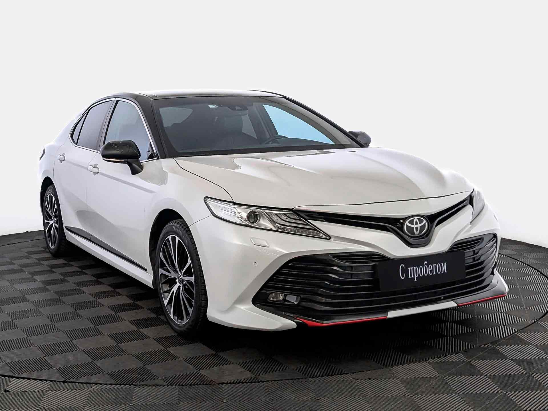 Toyota Camry Белый, 2020, 107 070 км