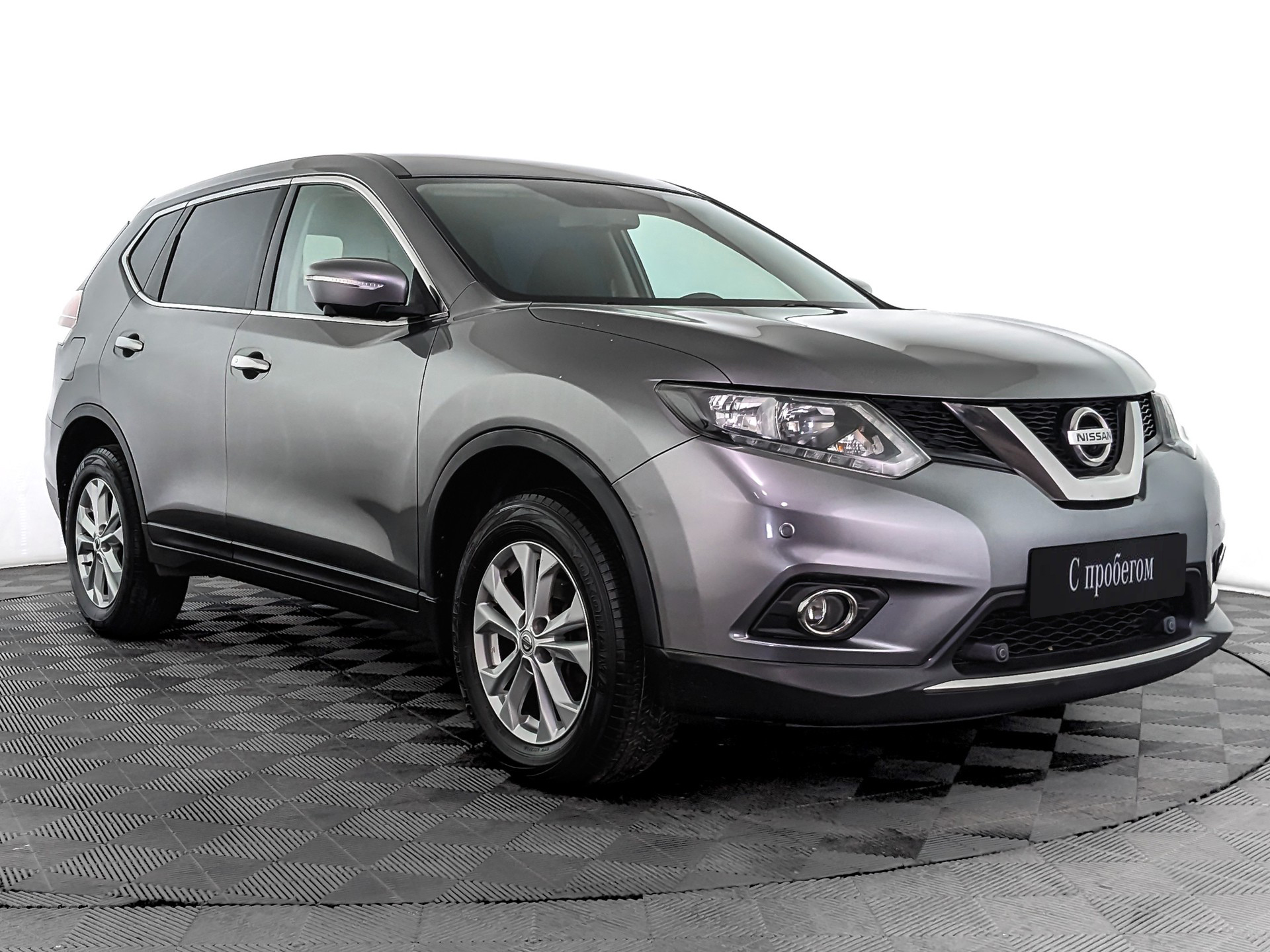 Nissan X-Trail серый, 2017, 119 570 км