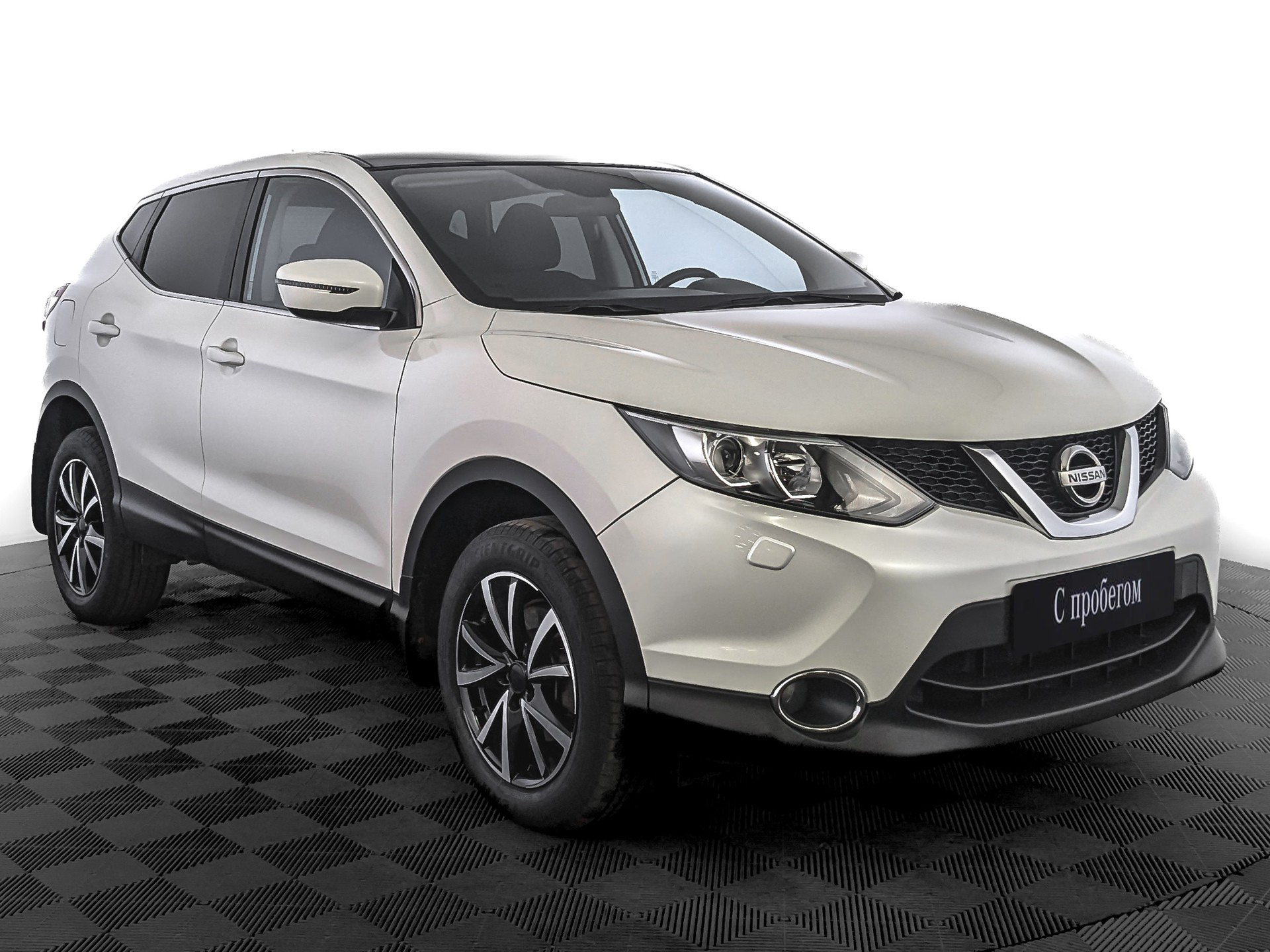 Nissan Qashqai Белый, 2015, 120 622 км