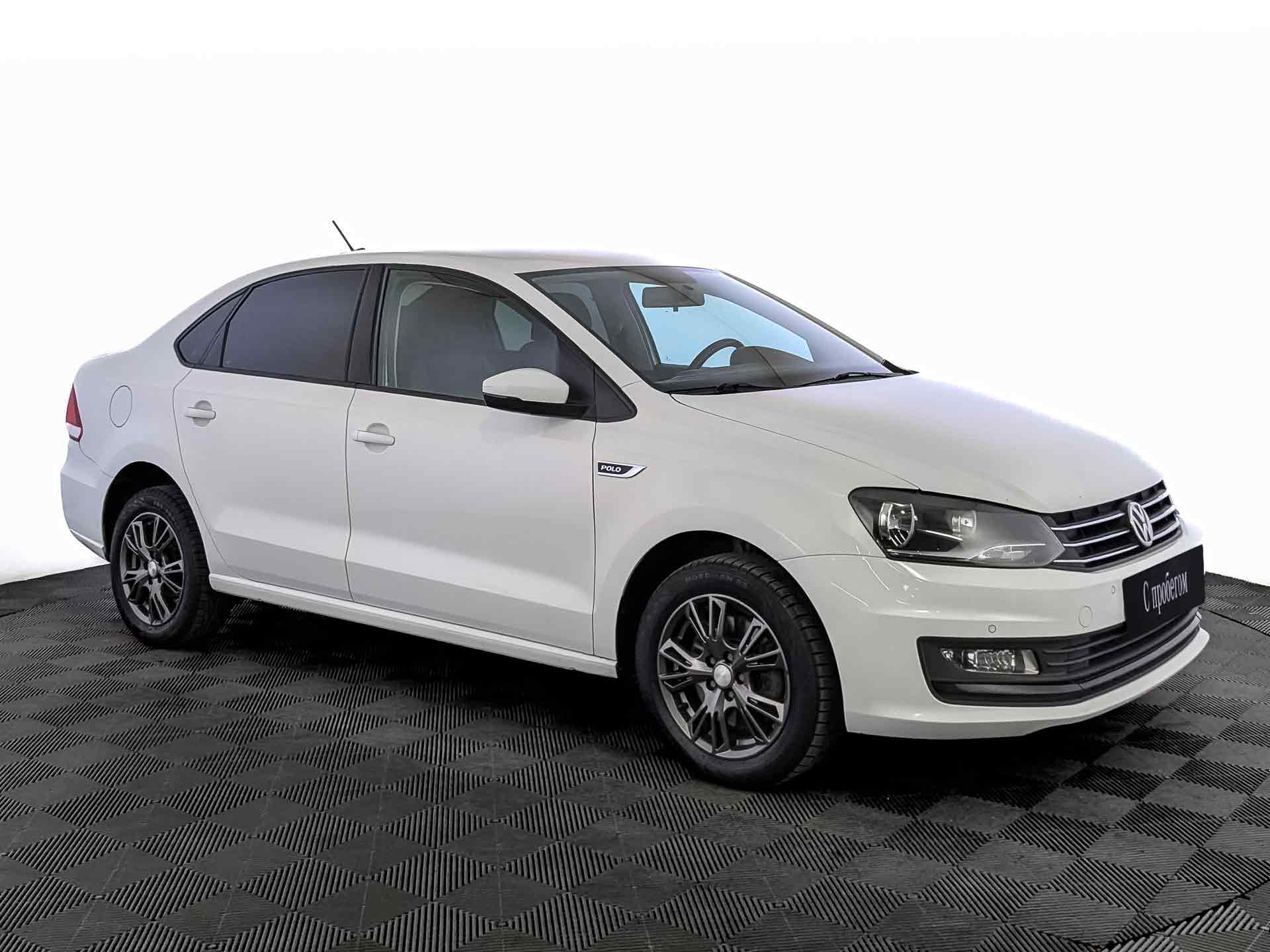 Volkswagen Polo Белый, 2018, 108 452 км