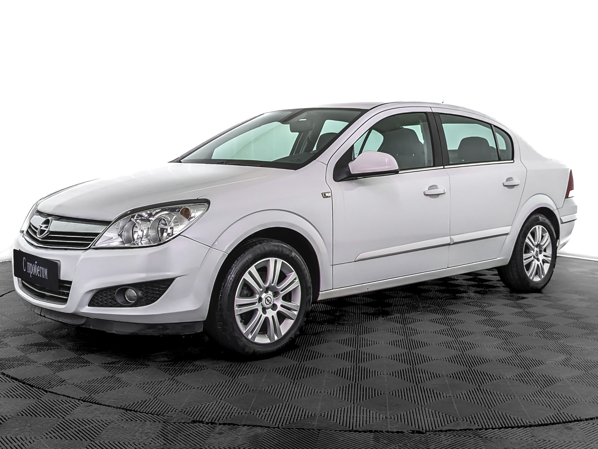 Opel Astra Белый, 2011, 65 299 км