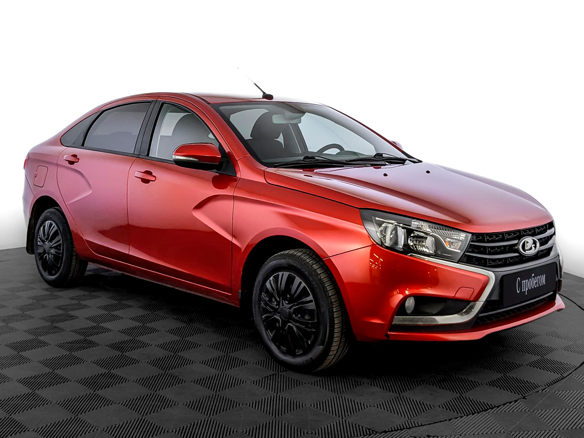 Lada Vesta Красный, 2017, 69 736 км