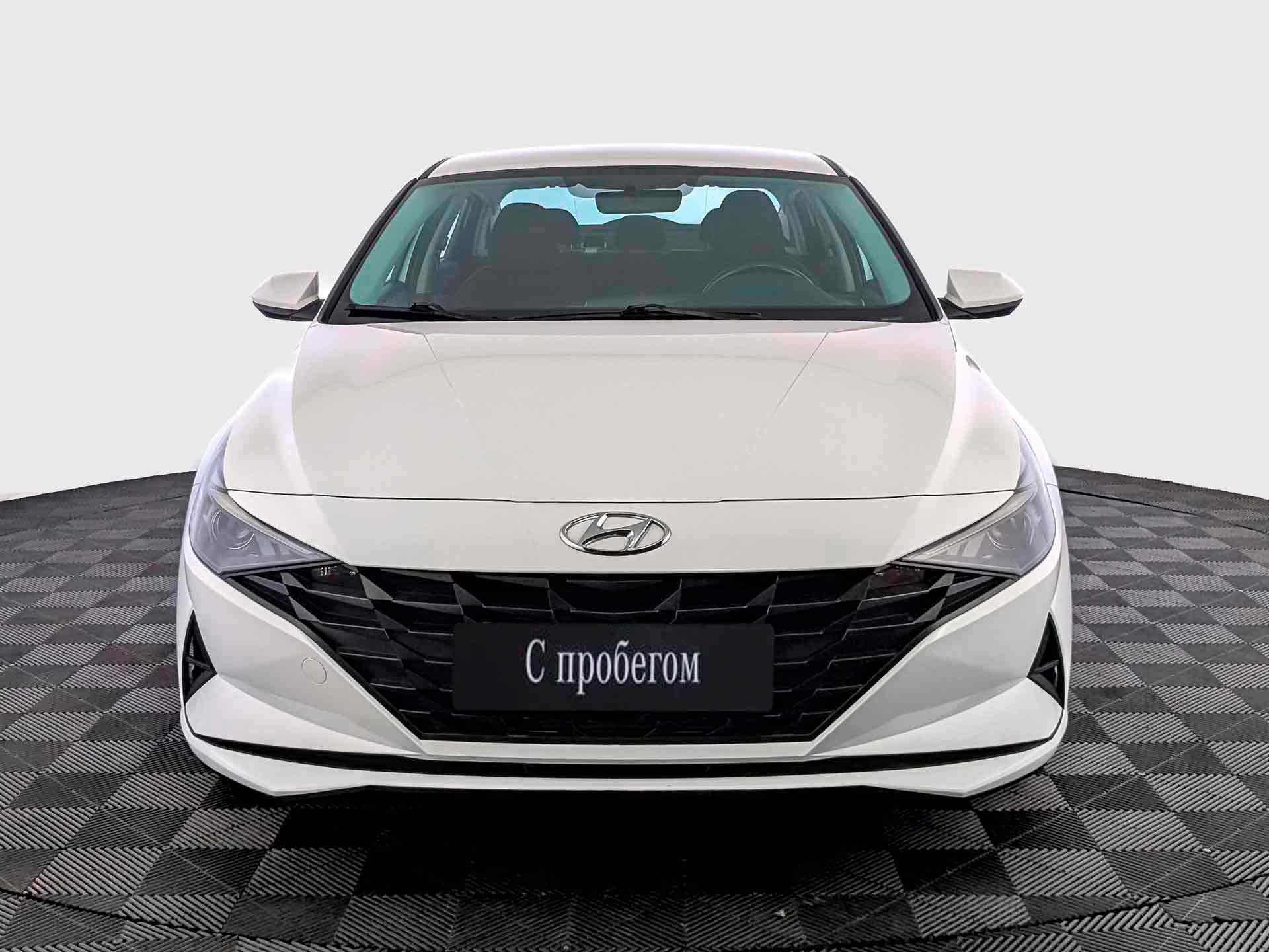 Hyundai Elantra Белый, 2021, 43 368 км