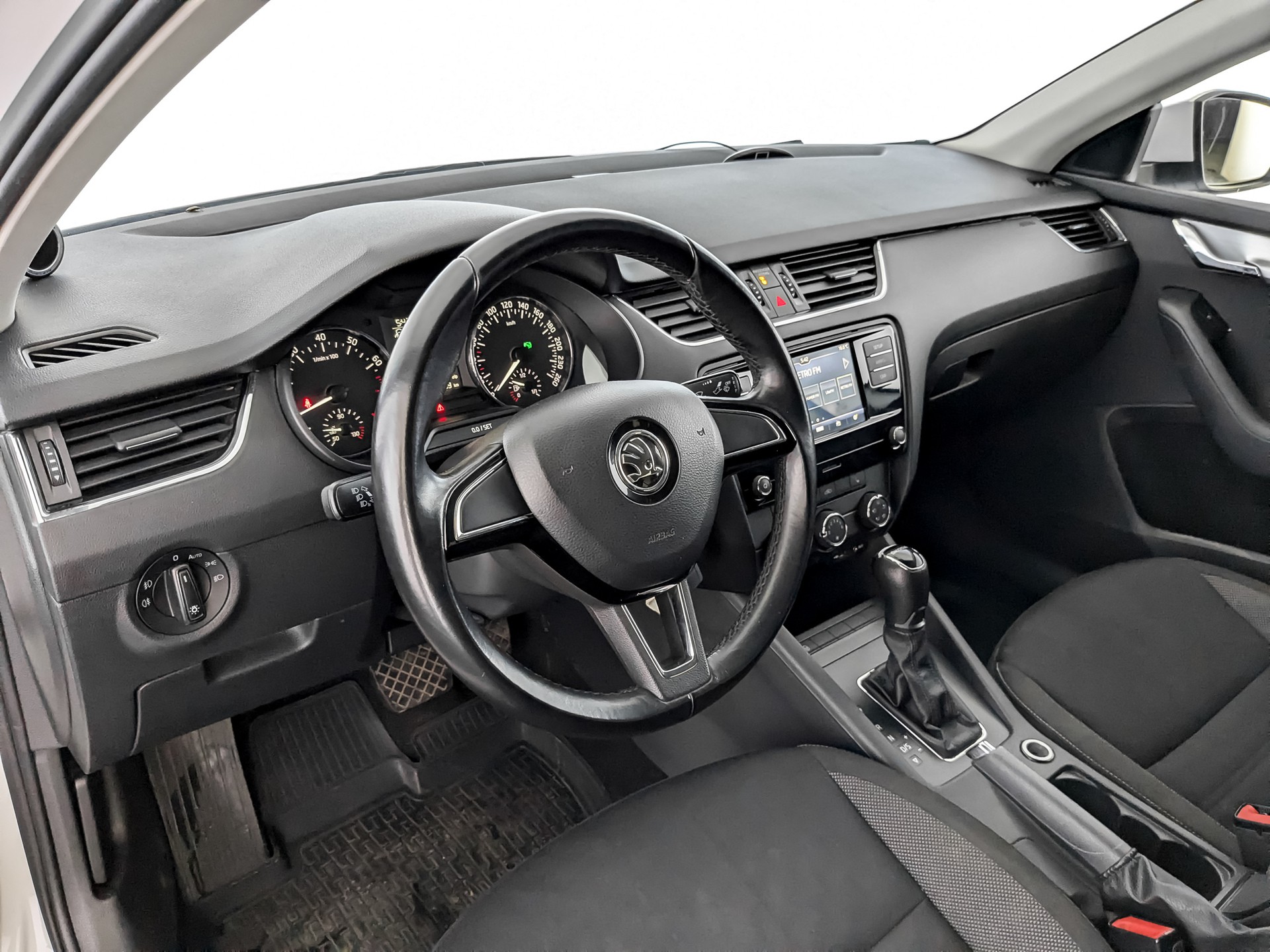 Skoda Octavia Белый, 2017, 169 979 км