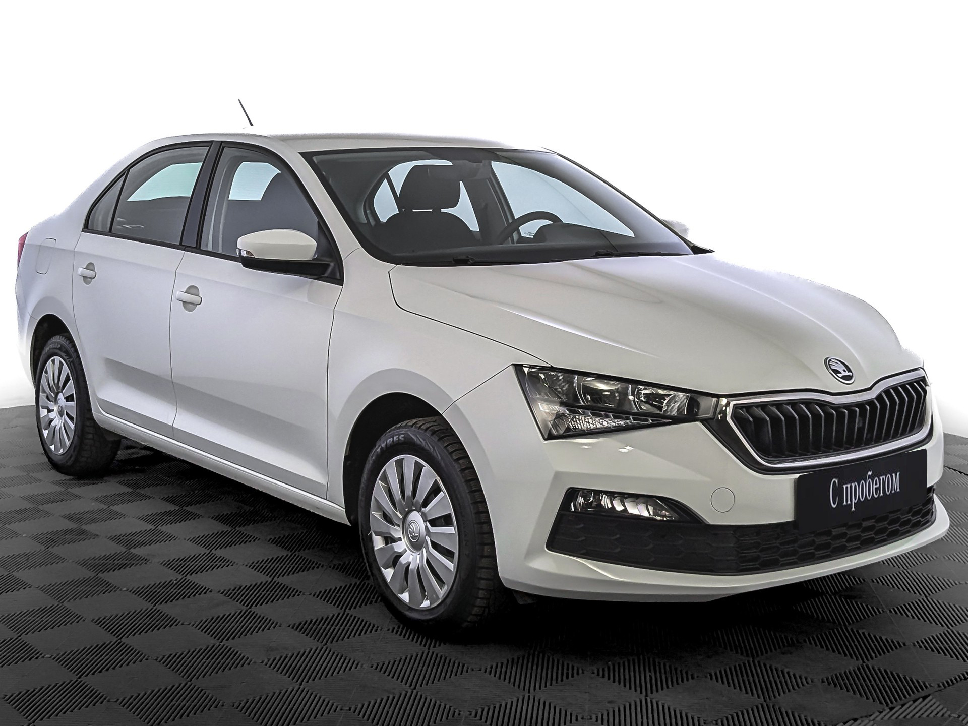 Skoda Rapid Белый, 2020, 83 408 км