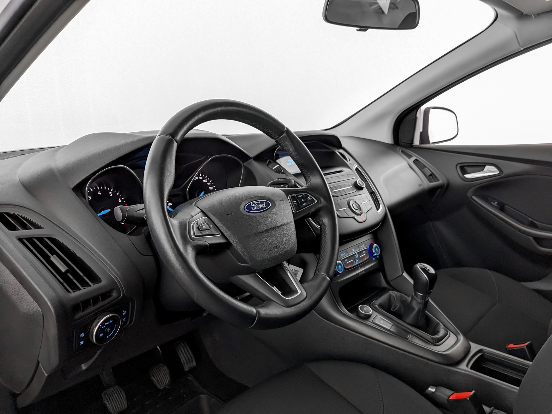 Ford Focus белый, 2018, 49 723 км