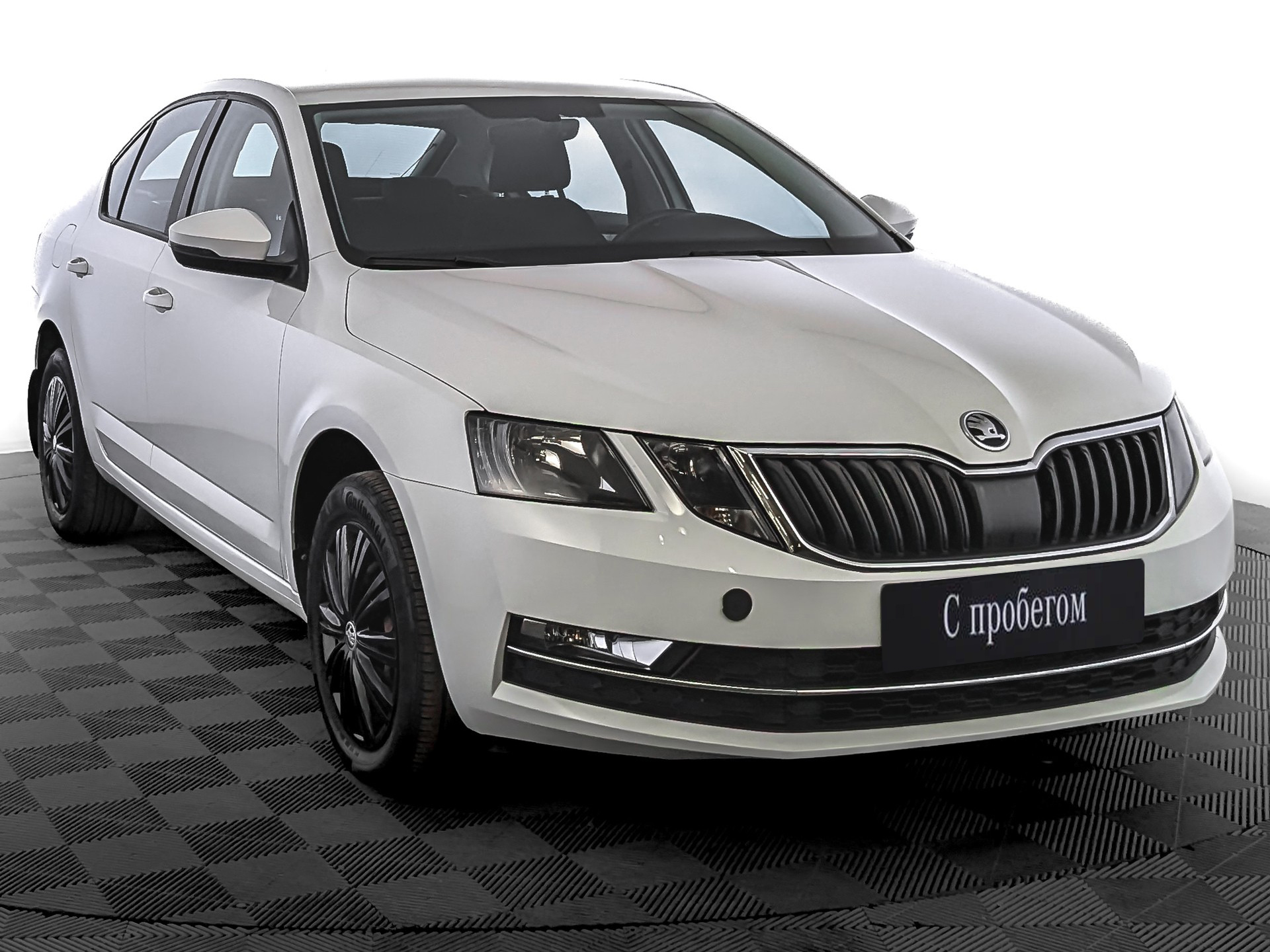 Skoda Octavia Белый, 2018, 56 162 км