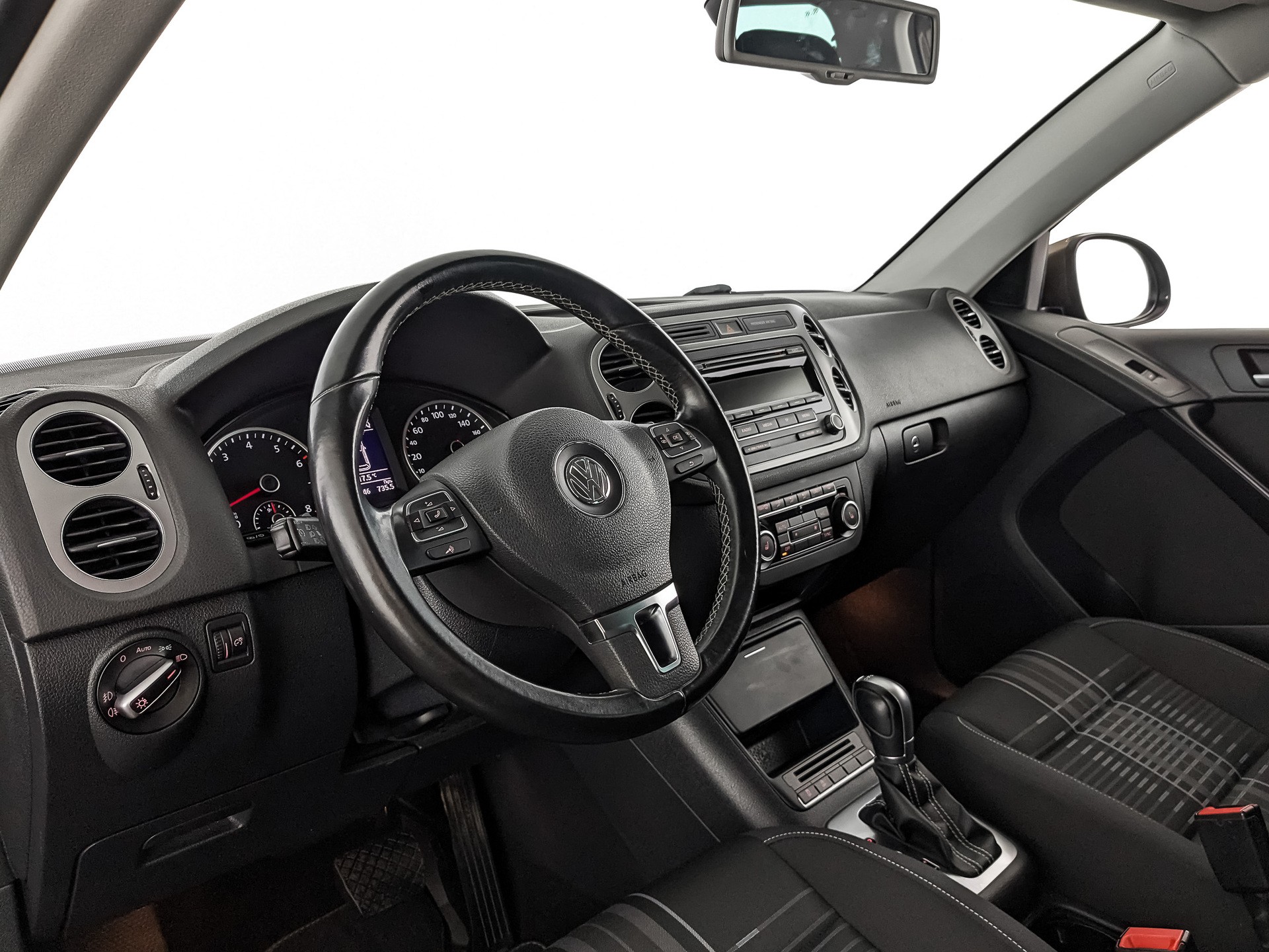 Volkswagen Tiguan Коричневый, 2012, 139 346 км