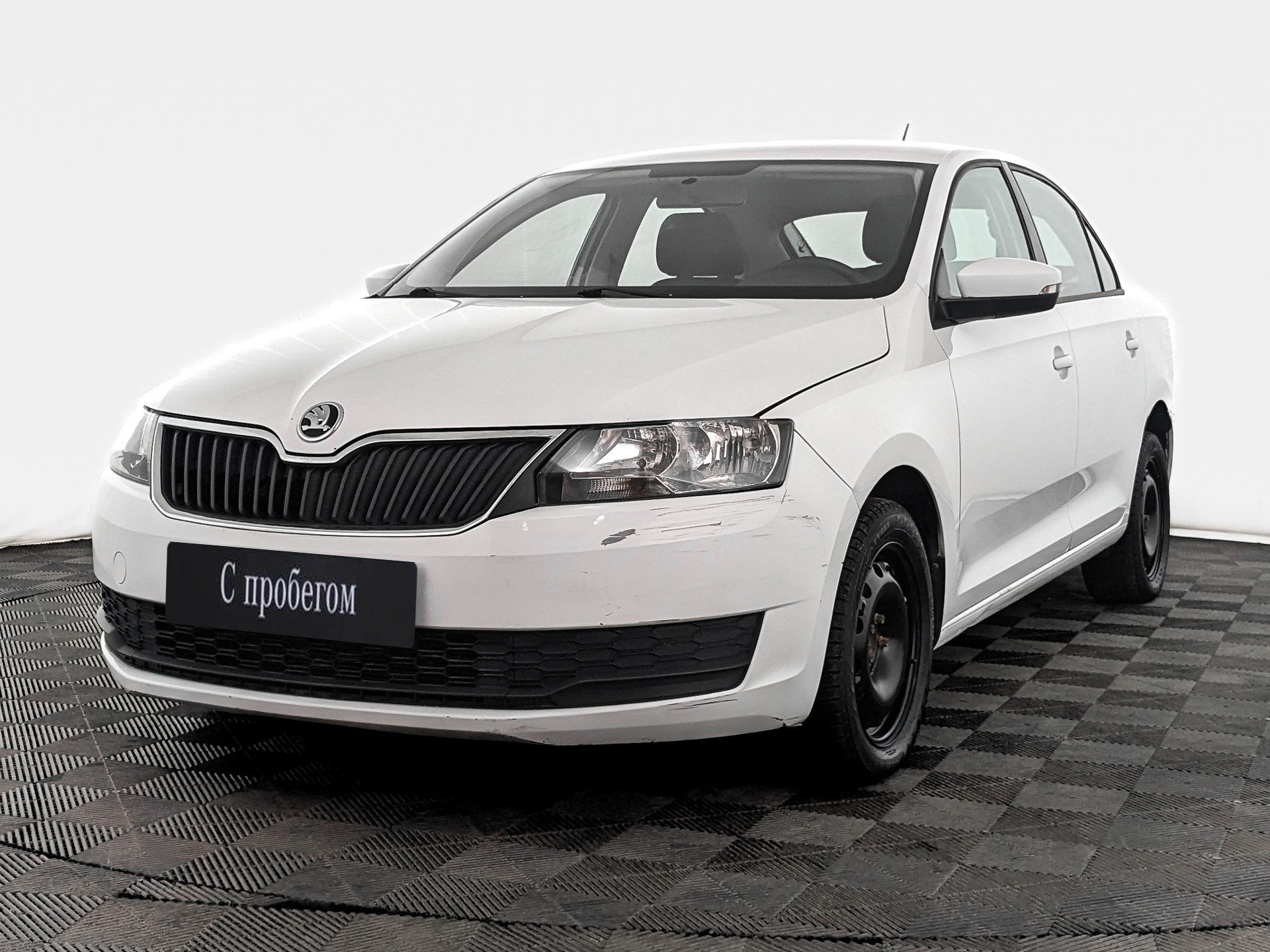 Skoda Rapid Белый, 2019, 85 204 км