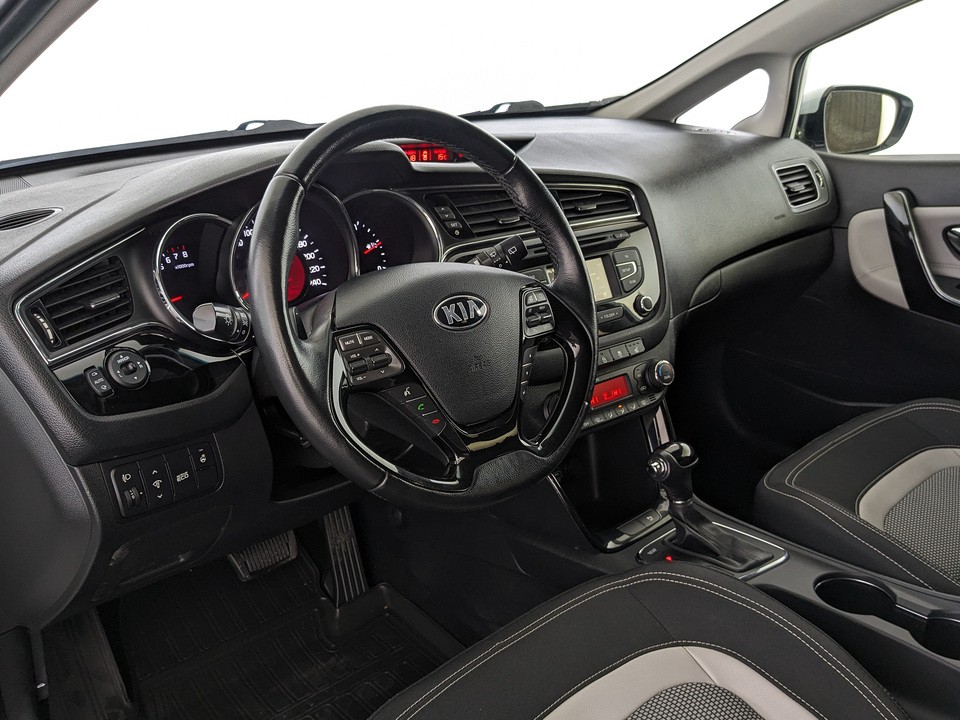 Kia Ceed Белый, 2016, 117 605 км