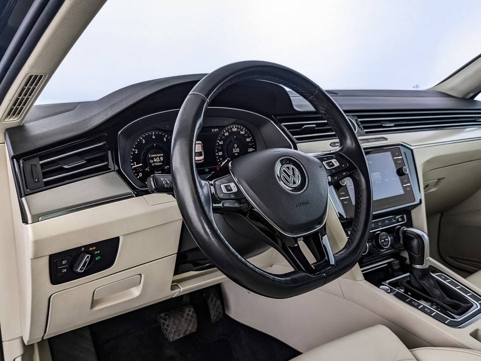 Volkswagen Passat Черный, 2017, 125 777 км